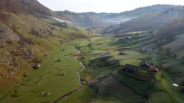 Zona din Romania care i-a innebunit pe americani. Peisajele de vis care fac senzatie - VIDEO